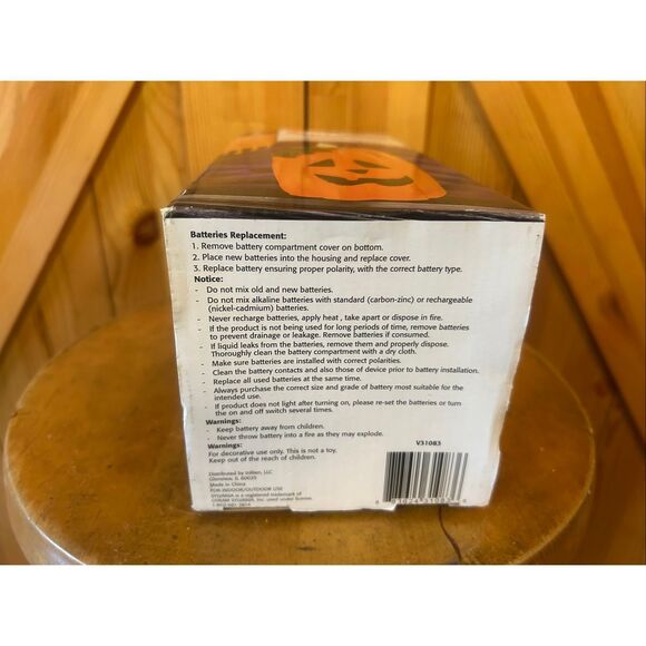 Sylvania 8" LED Halloween Pumpkin Candle Battery Operated (5539) - Picture 12 of 12